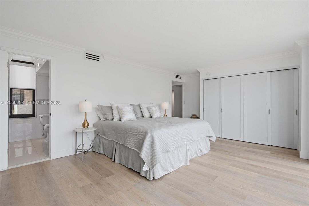For Sale: $349,000 (2 beds, 2 baths, 1339 Square Feet)