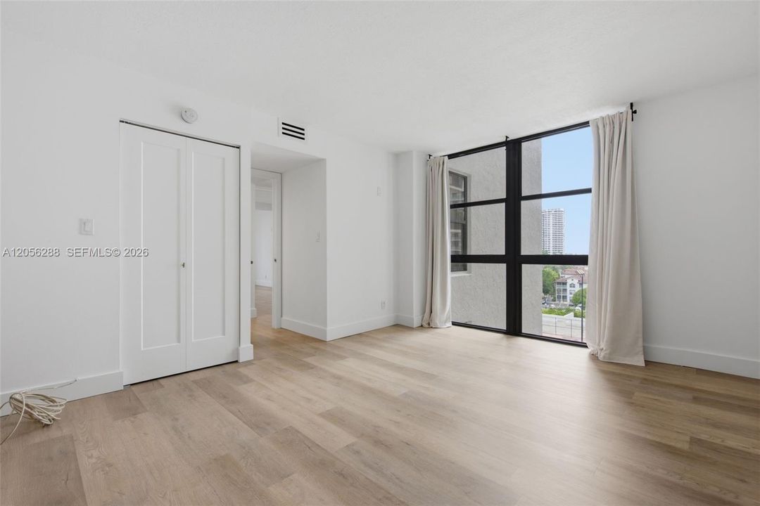For Sale: $349,000 (2 beds, 2 baths, 1339 Square Feet)