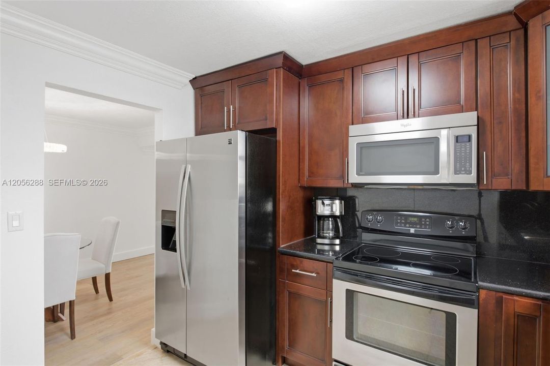 For Sale: $349,000 (2 beds, 2 baths, 1339 Square Feet)
