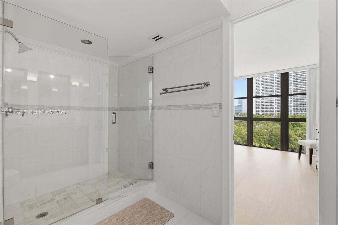 For Sale: $349,000 (2 beds, 2 baths, 1339 Square Feet)