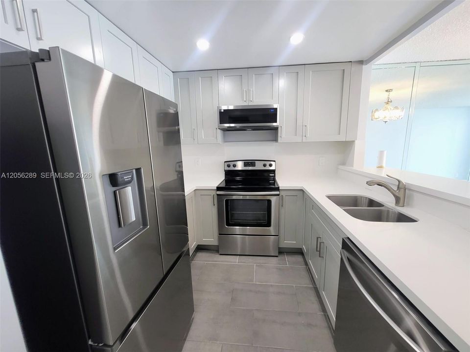 В аренду: $2,000 (1 спален, 1 ванн, 820 Квадратных фут)