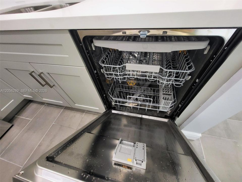 В аренду: $2,000 (1 спален, 1 ванн, 820 Квадратных фут)