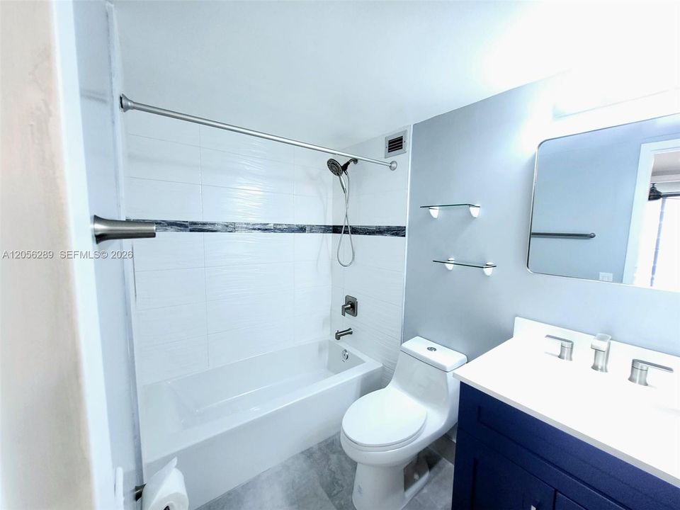 В аренду: $2,000 (1 спален, 1 ванн, 820 Квадратных фут)