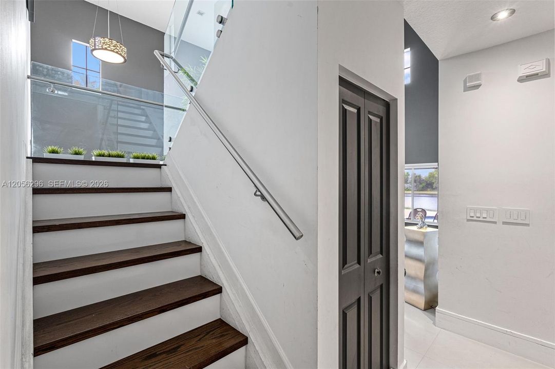 В аренду: $7,900 (5 спален, 3 ванн, 2547 Квадратных фут)