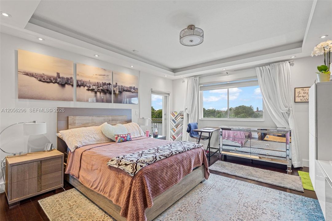 В аренду: $7,900 (5 спален, 3 ванн, 2547 Квадратных фут)