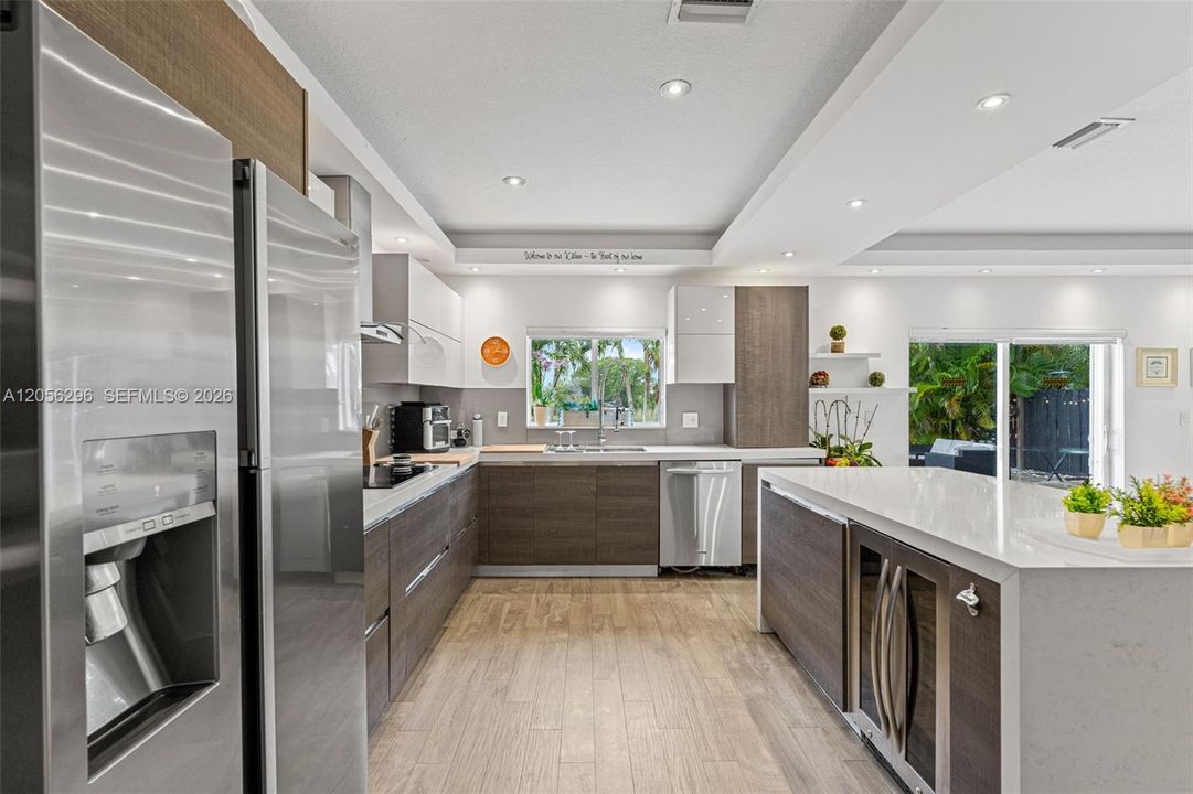 В аренду: $7,900 (5 спален, 3 ванн, 2547 Квадратных фут)