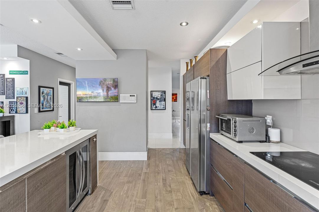 В аренду: $7,900 (5 спален, 3 ванн, 2547 Квадратных фут)