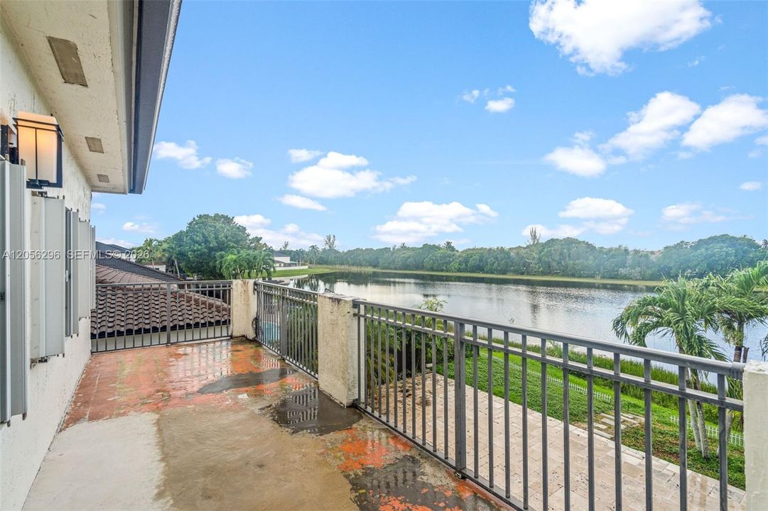В аренду: $7,900 (5 спален, 3 ванн, 2547 Квадратных фут)