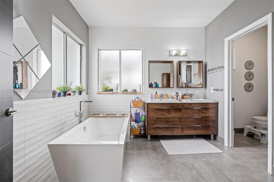В аренду: $7,900 (5 спален, 3 ванн, 2547 Квадратных фут)