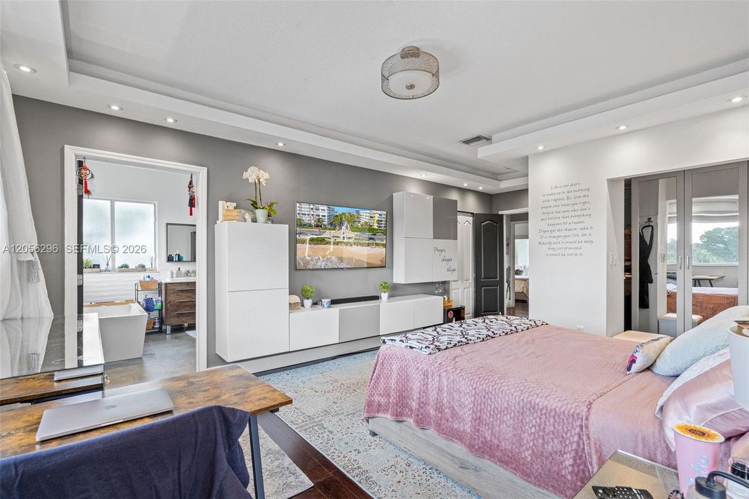 В аренду: $7,900 (5 спален, 3 ванн, 2547 Квадратных фут)