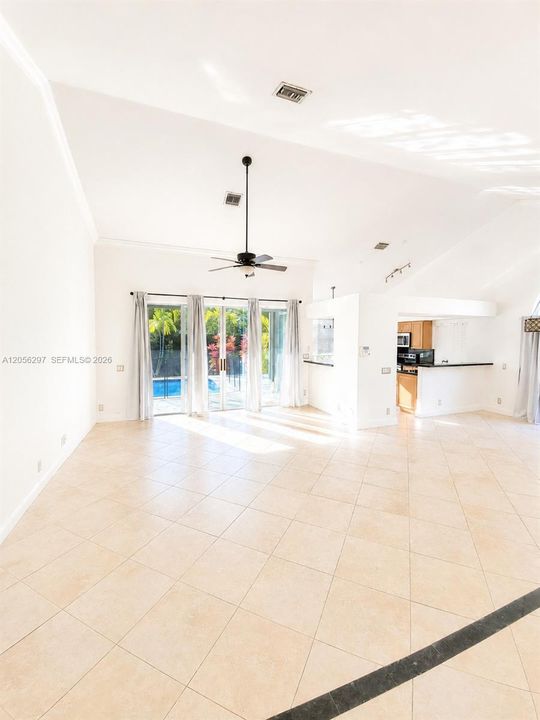 В аренду: $4,500 (3 спален, 2 ванн, 1778 Квадратных фут)