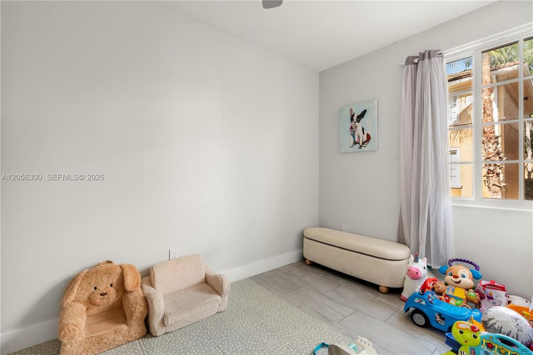 Active With Contract: $535,000 (4 beds, 3 baths, 1481 Square Feet)