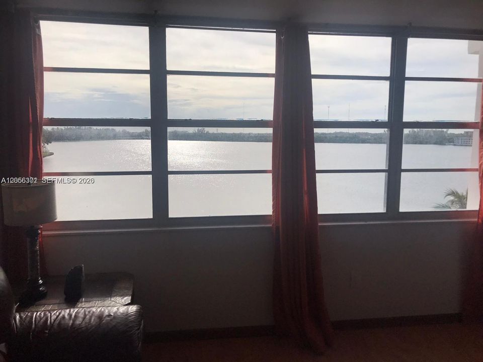 В аренду: $1,850 (1 спален, 2 ванн, 861 Квадратных фут)