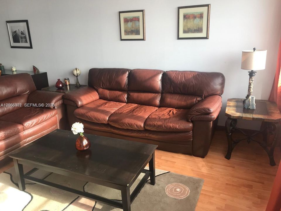 В аренду: $1,850 (1 спален, 2 ванн, 861 Квадратных фут)