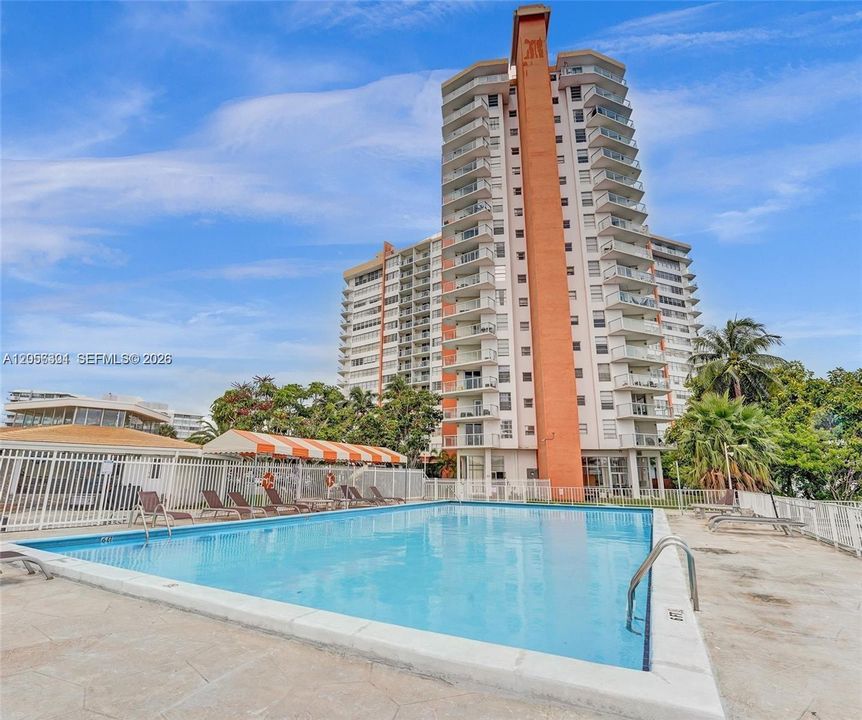 В аренду: $1,850 (1 спален, 2 ванн, 861 Квадратных фут)