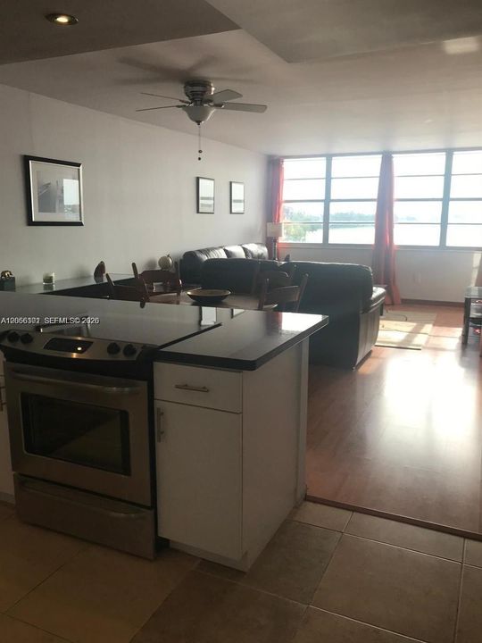 В аренду: $1,850 (1 спален, 2 ванн, 861 Квадратных фут)
