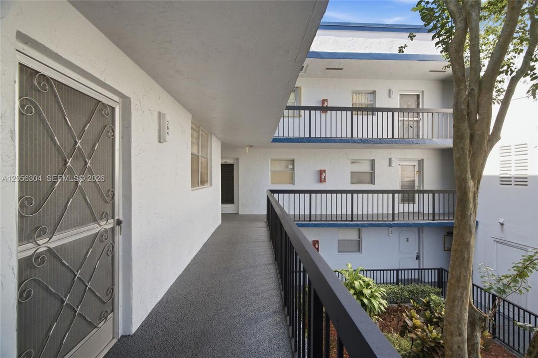 На продажу: $84,900 (2 спален, 2 ванн, 958 Квадратных фут)
