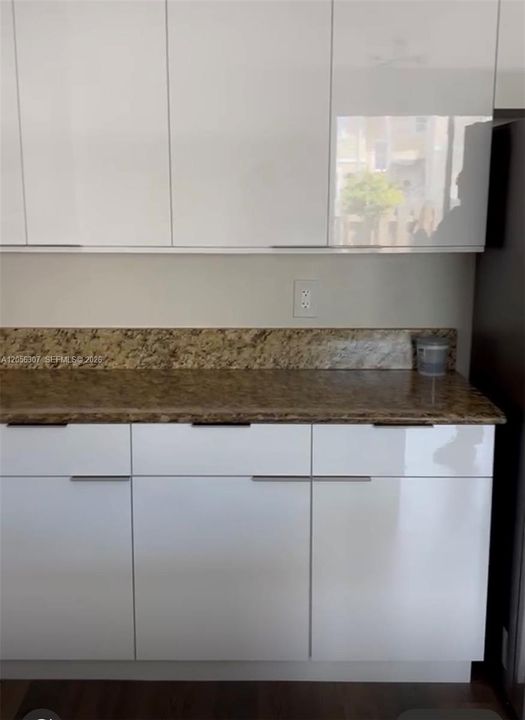 For Rent: $2,800 (3 beds, 2 baths, 1523 Square Feet)