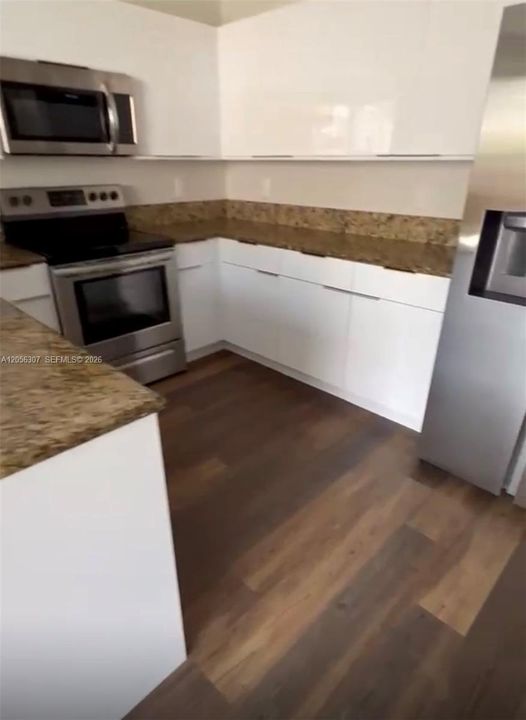 For Rent: $2,800 (3 beds, 2 baths, 1523 Square Feet)