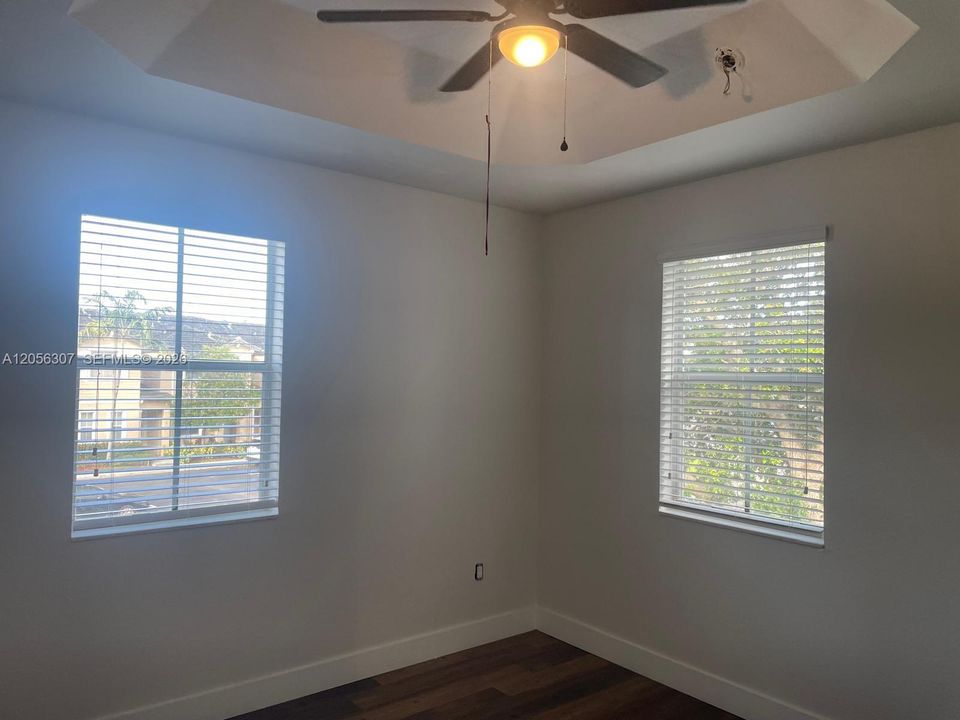 For Rent: $2,800 (3 beds, 2 baths, 1523 Square Feet)