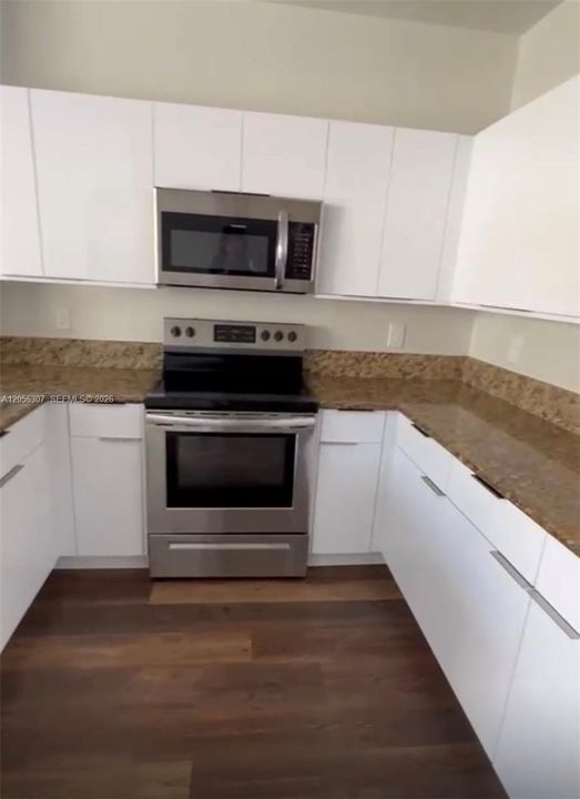 For Rent: $2,800 (3 beds, 2 baths, 1523 Square Feet)
