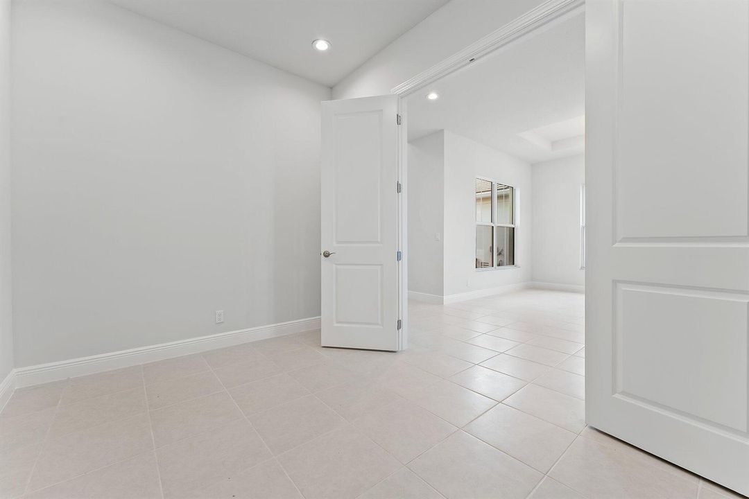 009-12550NautilusCir-WestPalmBeach-SMALL