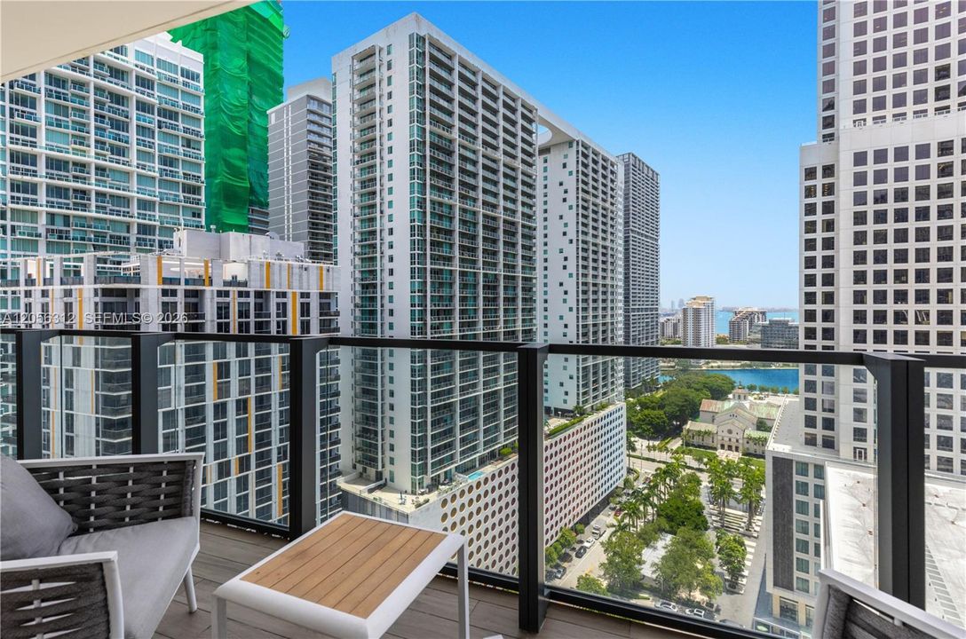 待售: $899,000 (2 贝兹, 2 浴室, 1244 平方英尺)