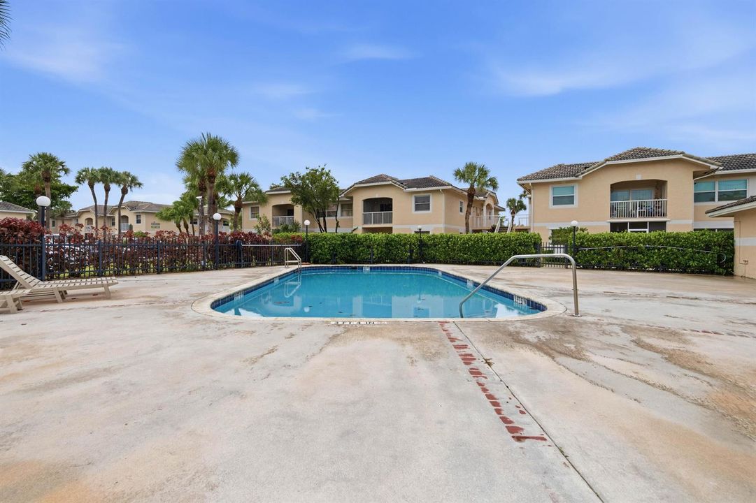 12069 Royal Palm Blvd_024