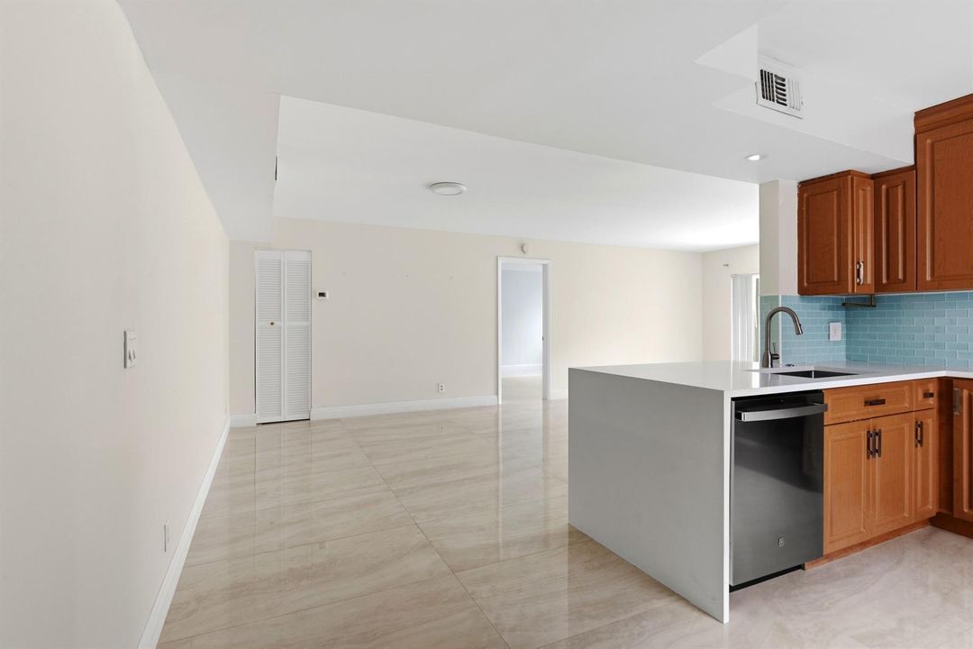 12069 Royal Palm Blvd_003