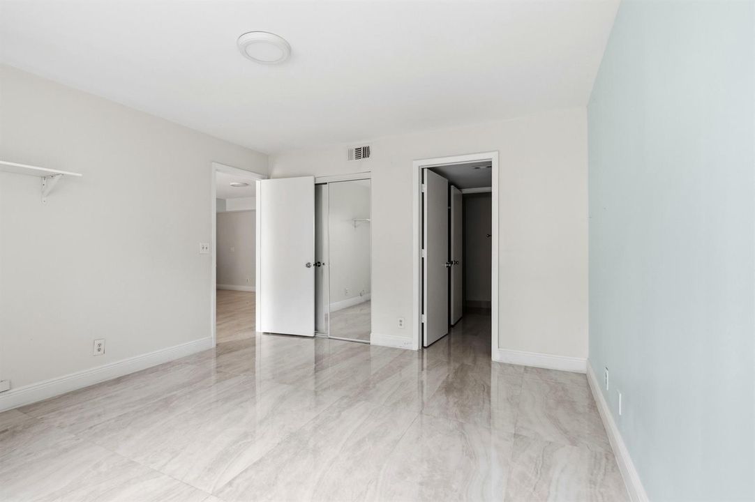 12069 Royal Palm Blvd_017