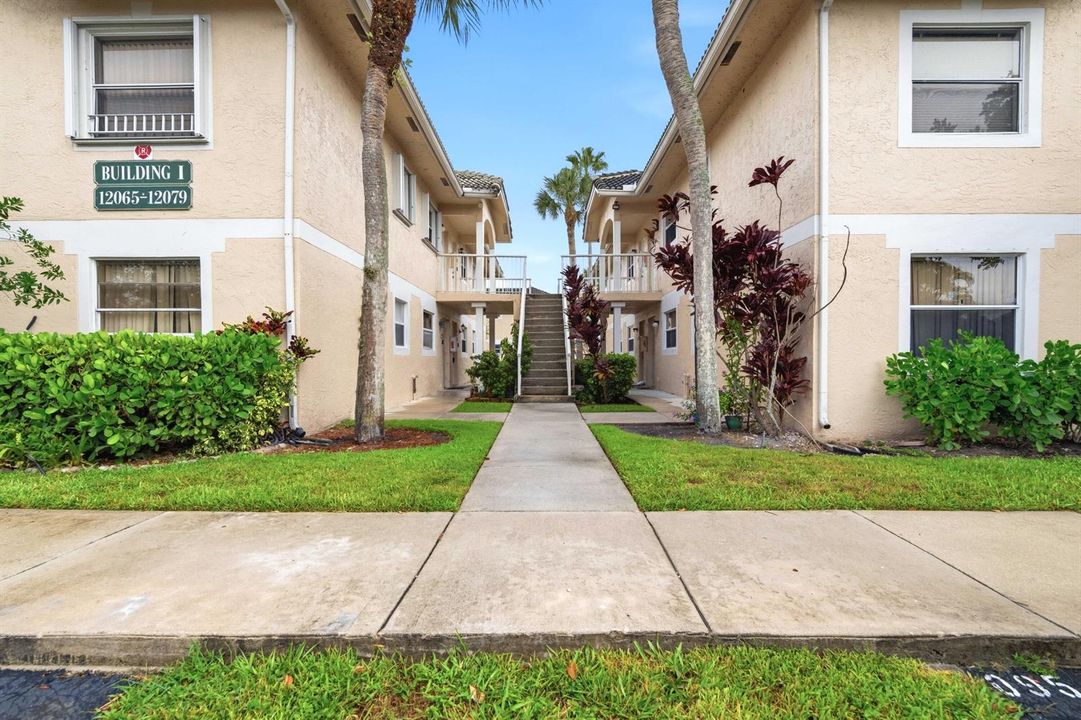 12069 Royal Palm Blvd_002