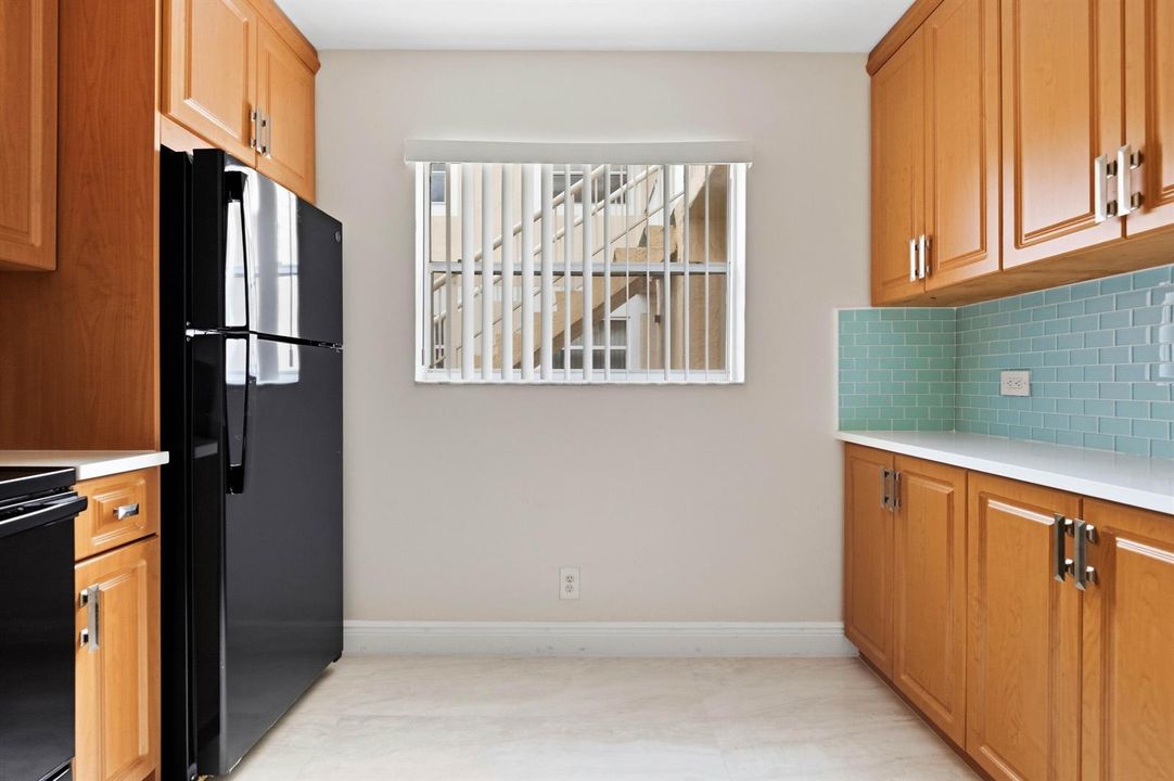 12069 Royal Palm Blvd_006