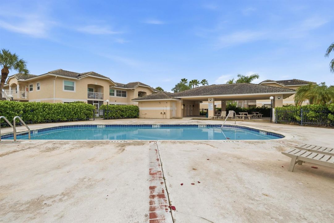 12069 Royal Palm Blvd_025
