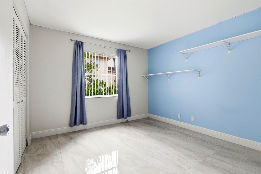 12069 Royal Palm Blvd_012