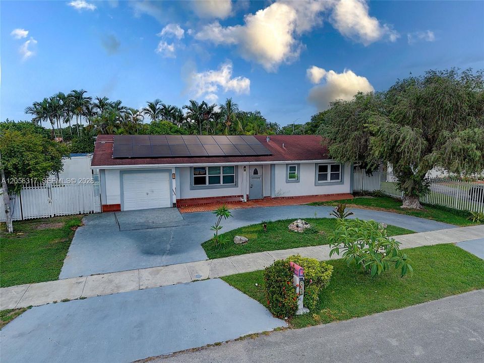 Activo con contrato: $580,000 (3 camas, 2 baños, 1025 Pies cuadrados)