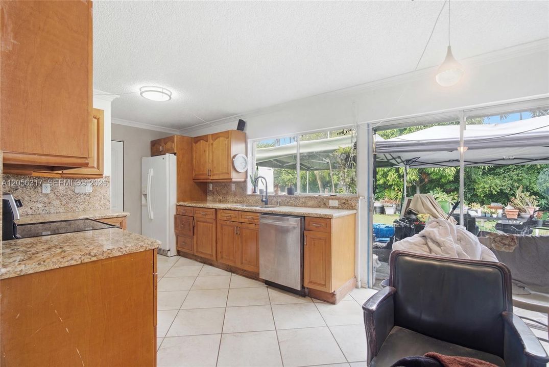 Activo con contrato: $580,000 (3 camas, 2 baños, 1025 Pies cuadrados)