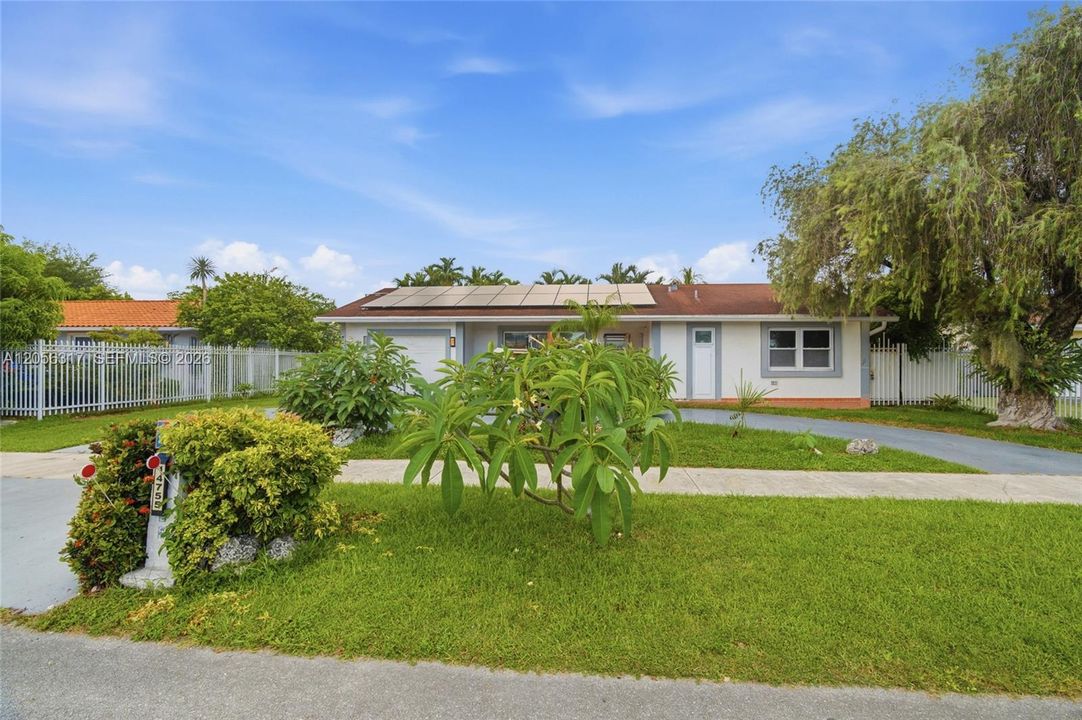 Activo con contrato: $580,000 (3 camas, 2 baños, 1025 Pies cuadrados)