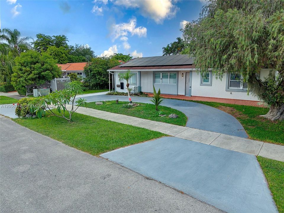 Activo con contrato: $580,000 (3 camas, 2 baños, 1025 Pies cuadrados)