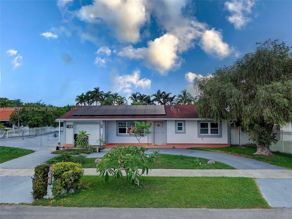 Activo con contrato: $580,000 (3 camas, 2 baños, 1025 Pies cuadrados)