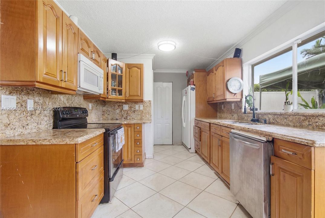 Activo con contrato: $580,000 (3 camas, 2 baños, 1025 Pies cuadrados)
