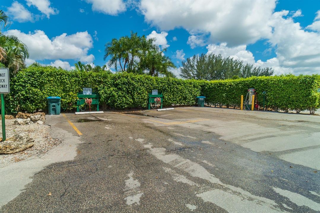 34. Carwash