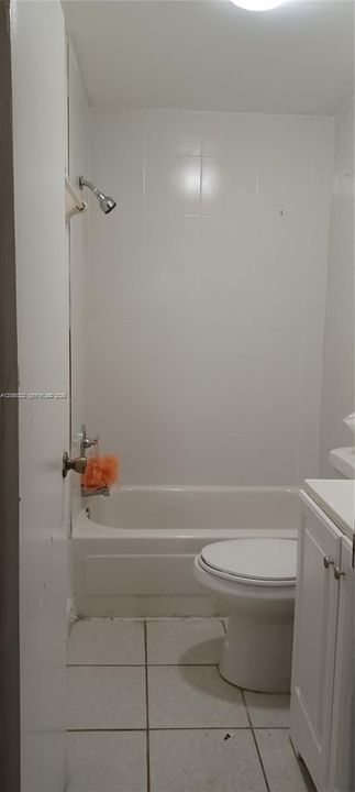 For Rent: $1,650 (1 beds, 1 baths, 560 Square Feet)
