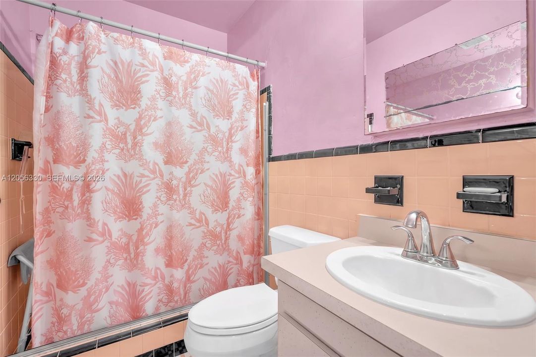 На продажу: $550,000 (4 спален, 3 ванн, 1701 Квадратных фут)