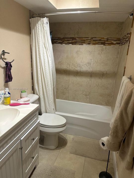 For Sale: $269,000 (2 beds, 2 baths, 1035 Square Feet)