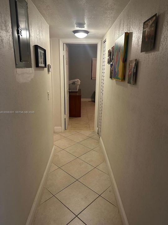 For Sale: $269,000 (2 beds, 2 baths, 1035 Square Feet)