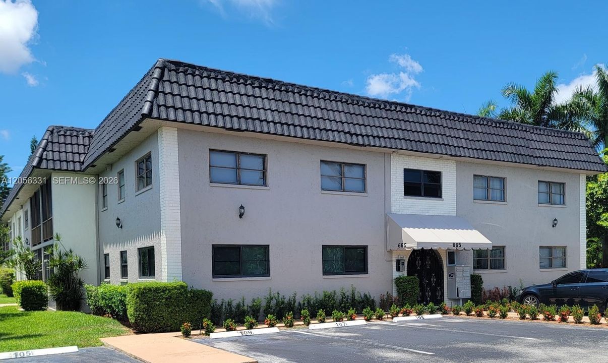 En Venta: $269,000 (2 camas, 2 baños, 1035 Pies cuadrados)