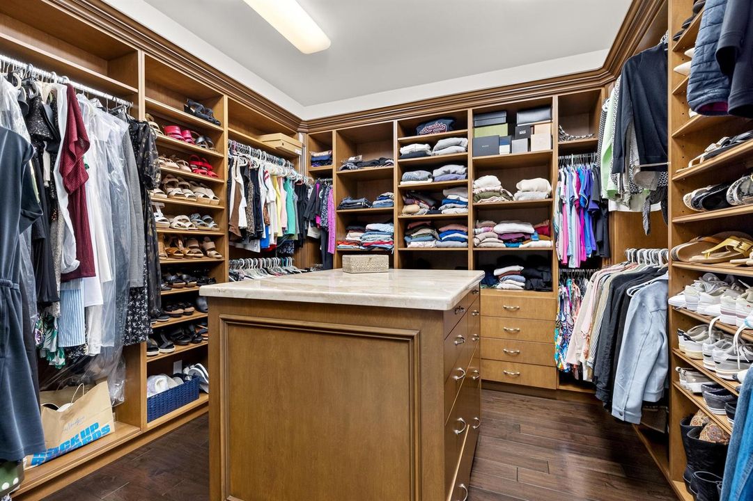 Master Closet 2