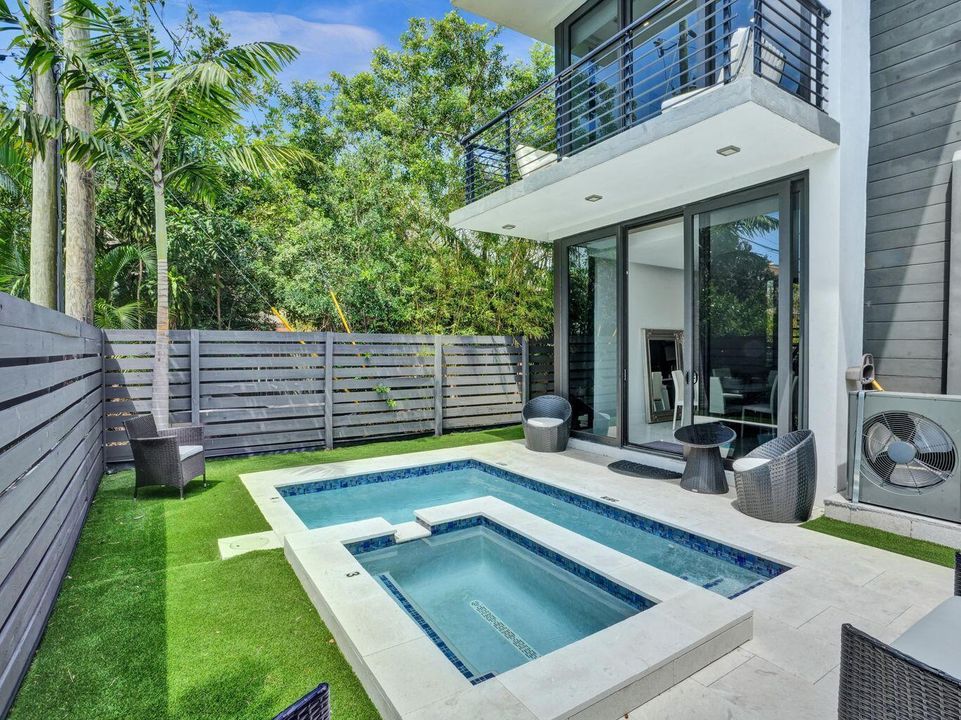 2514 backyard pool