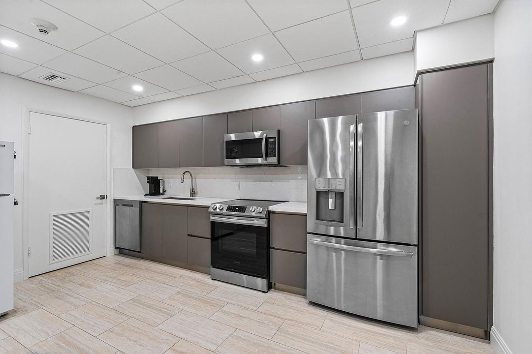 041-2295SouthOceanBoulevard-425-PalmBeac