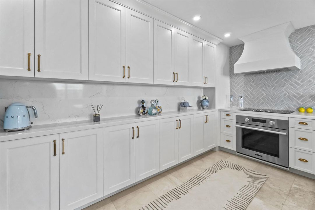 010-2295SouthOceanBoulevard-425-PalmBeac